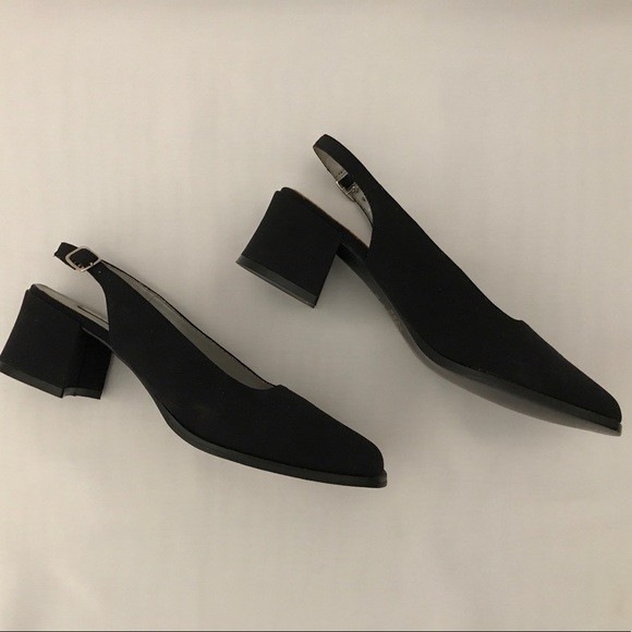 SOLD — *HP* NWOT Hillard & Hanson Black Closed Toe Block Heels - Picture 4 of 7